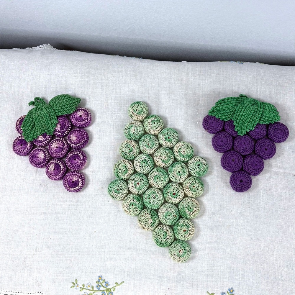 Vintage Handmade Crochet Bottle Cap Cork Grape Trivet Set  3pc  1960-70's